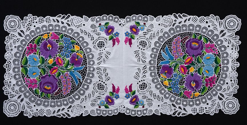 Hungarian table runner