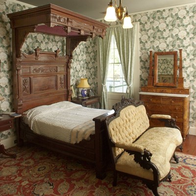 Behind the scenes in the Bedroom